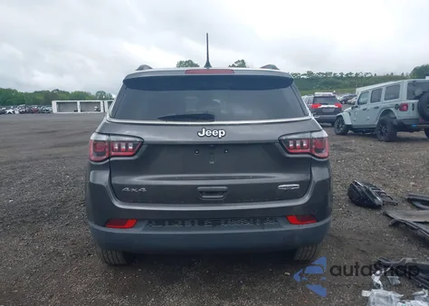 2019 Jeep Compass Latitude 4X4 из США, поврежденный, VIN 3C4NJDBB3KT741841